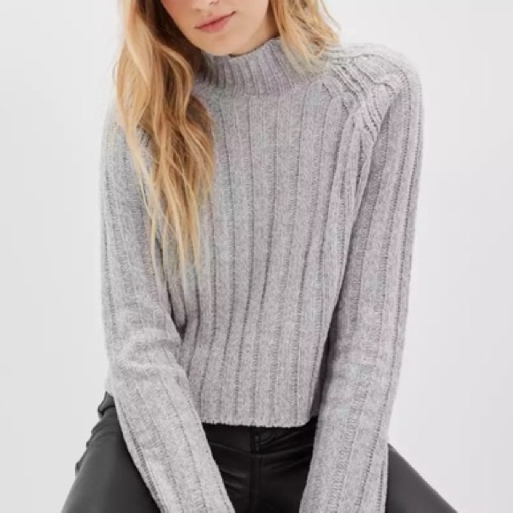 American Eagle Gray Snowsoft Mock Neck Sweater - M